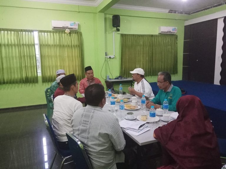 Rapat pimpinan Yayasan Darul Mukmin bersama kepala-kepala unit (Ka TK, SD dan SMP-IT) serta Ka TPQ dan Rumah Tahfizh