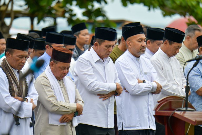 Hadapi Musim Kemarau Panjang di Kepri, Gubernur Gelar Sholat Istisqo di Balai Adat Pulau Penyengat
