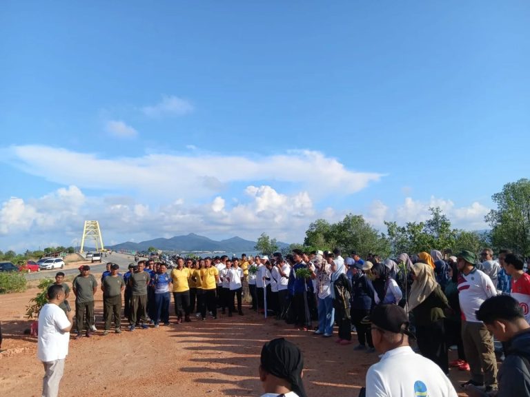 Kodim 0317 Tanjungbalai Karimun Kerahkan 100 Personel Gabungan Gelar ASRI di Pesisir Teluk Uma