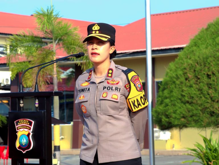 Kapolres Karimun Himbau Masyarakat Waspada Kondisi Cuaca Ekstrem, Hindari Berteduh Dibawah Pohon dan Papan Reklame